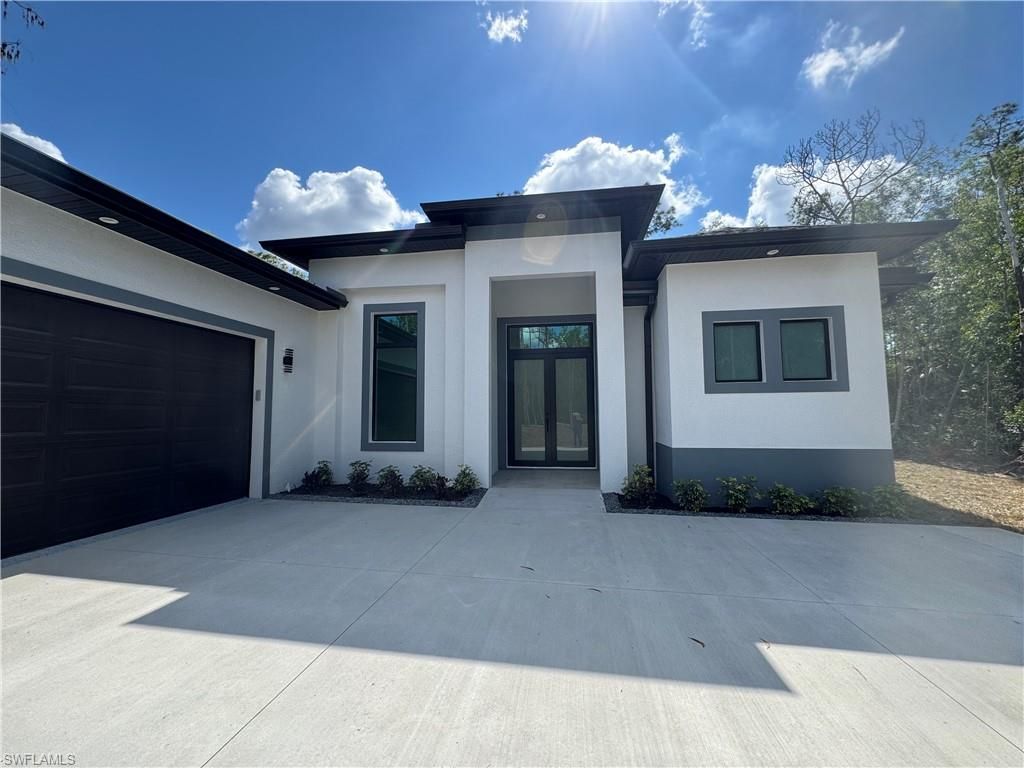 3210 4th AVE SE, Naples, FL 34117