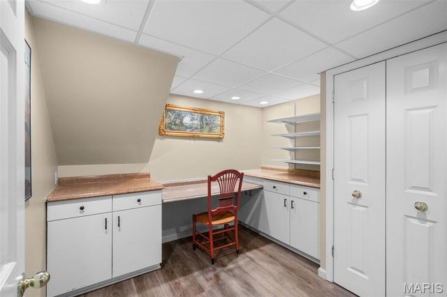33 Gouvenor Lane, Ladue, MO 63124