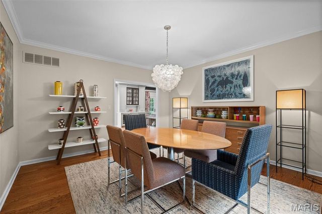33 Gouvenor Lane, Ladue, MO 63124