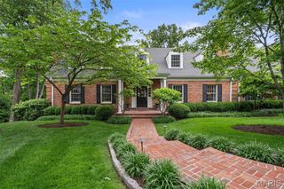 33 Gouvenor Lane, Ladue, MO 63124