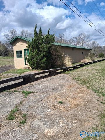 6.7 Hampton Way, Athens, AL 35612