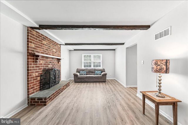 893 WESTTOWN RD, West Chester, PA 19382