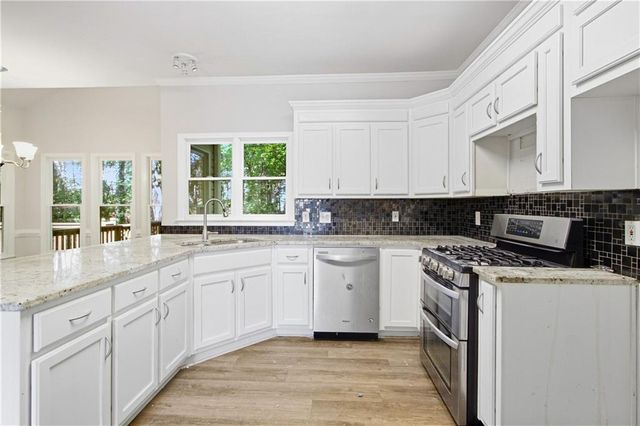 716 Braidwood Ridge NW, Acworth, GA 30101