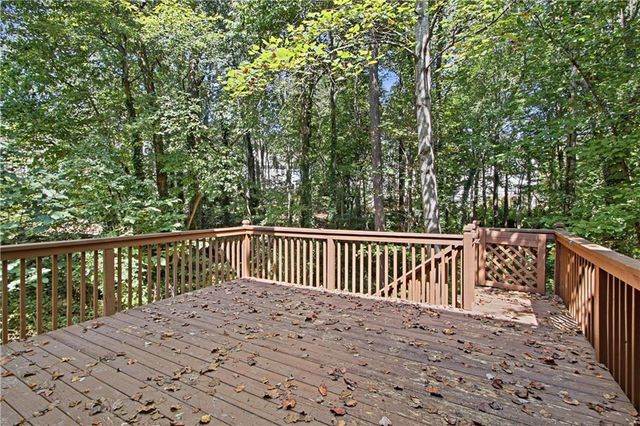 716 Braidwood Ridge NW, Acworth, GA 30101
