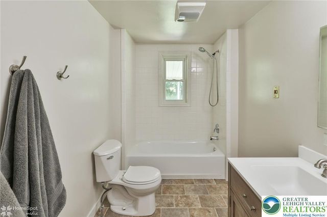 6657 Blue Church Road South, Upper Saucon Twp, PA 18036