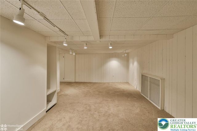 6657 Blue Church Road South, Upper Saucon Twp, PA 18036