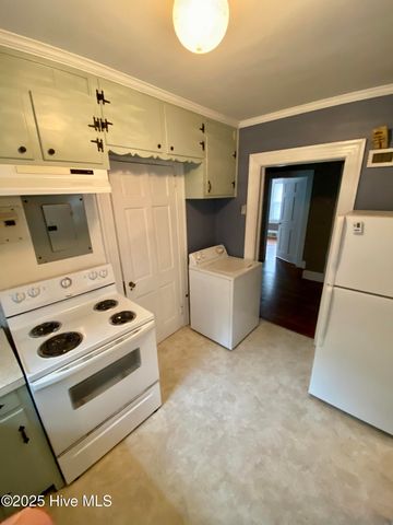 109 N Woodlawn Avenue, Greenville, NC 27858