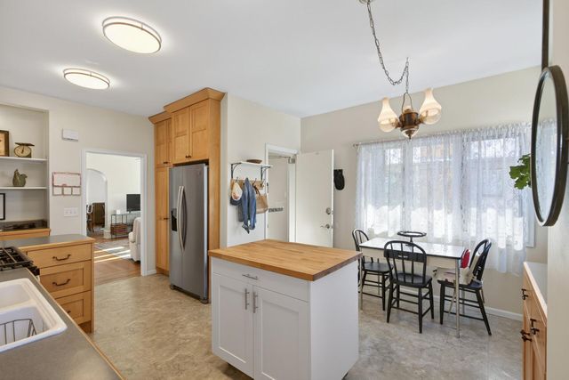 712 5th Street NE, Minneapolis, MN 55413