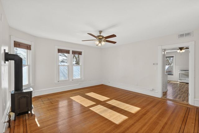 712 5th Street NE, Minneapolis, MN 55413