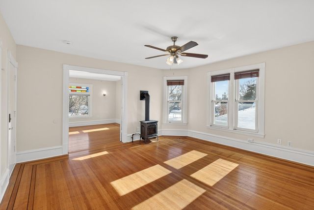 712 5th Street NE, Minneapolis, MN 55413