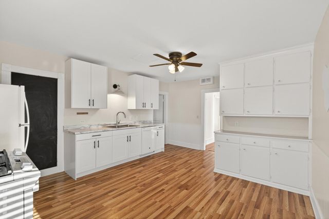 712 5th Street NE, Minneapolis, MN 55413