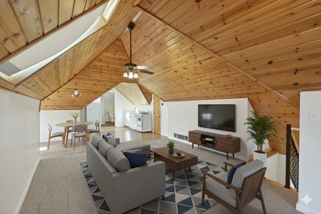 712 5th Street NE, Minneapolis, MN 55413