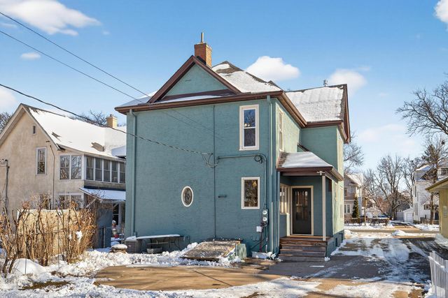 712 5th Street NE, Minneapolis, MN 55413