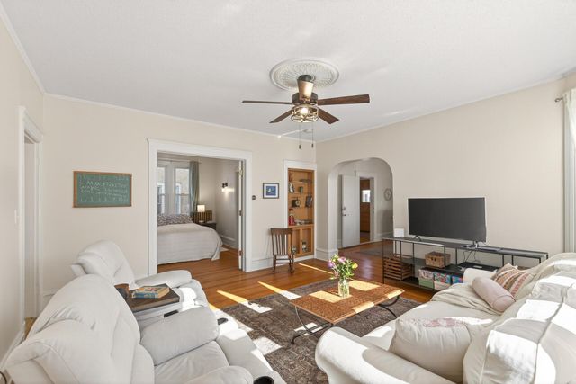 712 5th Street NE, Minneapolis, MN 55413