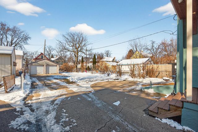 712 5th Street NE, Minneapolis, MN 55413