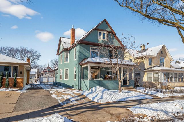 712 5th Street NE, Minneapolis, MN 55413