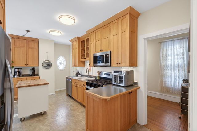 712 5th Street NE, Minneapolis, MN 55413