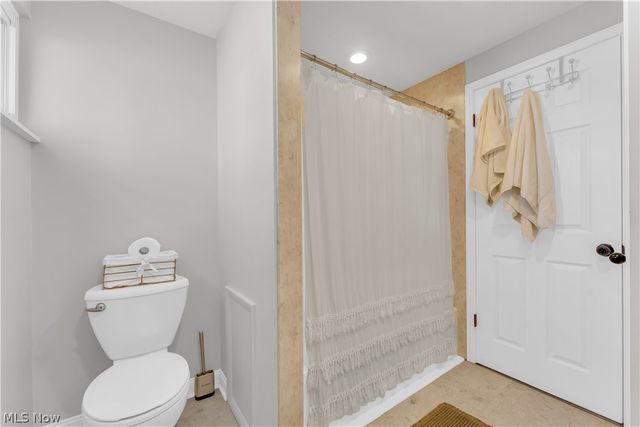 26839 Fairfax Lane, North Olmsted, OH 44070