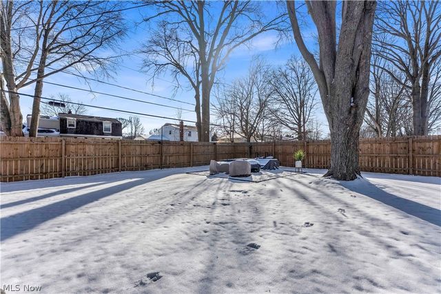 26839 Fairfax Lane, North Olmsted, OH 44070