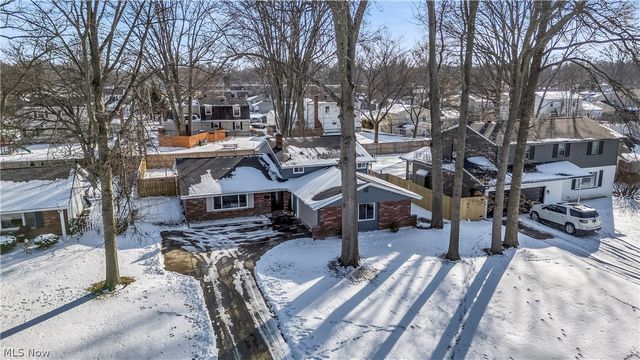 26839 Fairfax Lane, North Olmsted, OH 44070