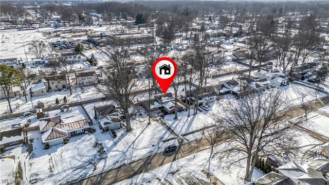 26839 Fairfax Lane, North Olmsted, OH 44070