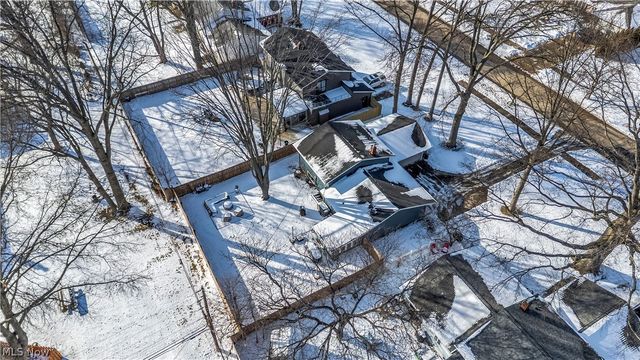 26839 Fairfax Lane, North Olmsted, OH 44070