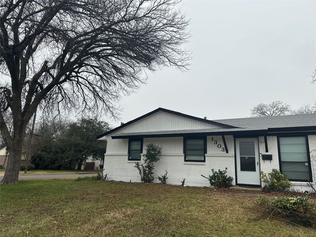 1303 Driftwood Drive, Duncanville, TX 75116