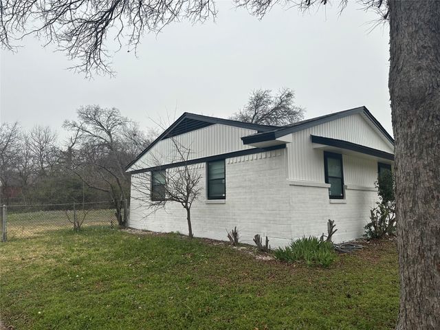 1303 Driftwood Drive, Duncanville, TX 75116