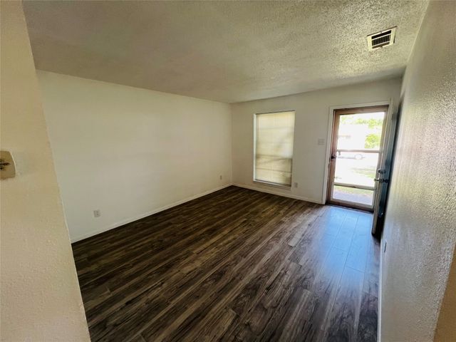 1303 Driftwood Drive, Duncanville, TX 75116