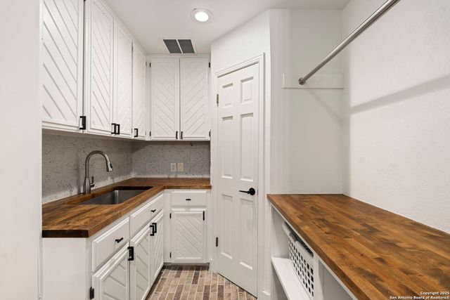 8707 Paisano Pass, San Antonio, TX 78255