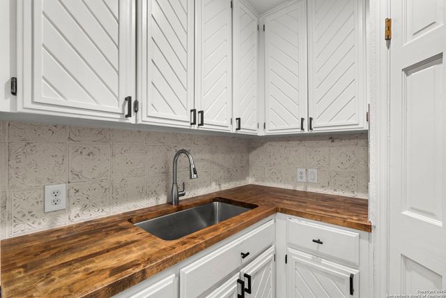 8707 Paisano Pass, San Antonio, TX 78255