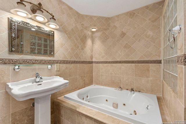 8707 Paisano Pass, San Antonio, TX 78255