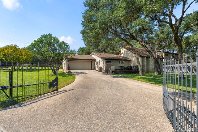8707 Paisano Pass, San Antonio, TX 78255