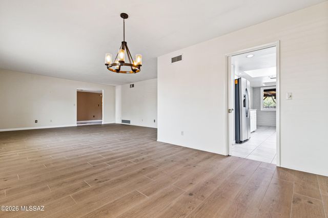 7734 E Oakwood Circle, Tucson, AZ 85750