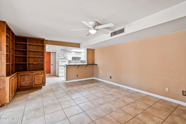7734 E Oakwood Circle, Tucson, AZ 85750