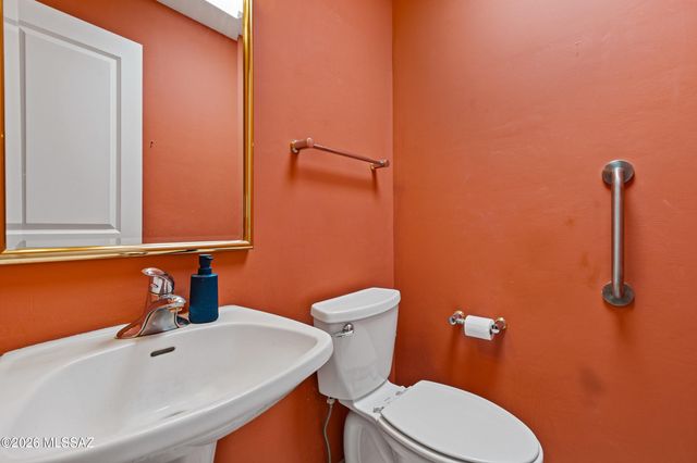 7734 E Oakwood Circle, Tucson, AZ 85750