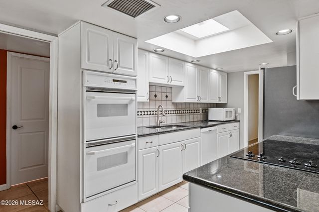 7734 E Oakwood Circle, Tucson, AZ 85750