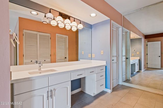 7734 E Oakwood Circle, Tucson, AZ 85750