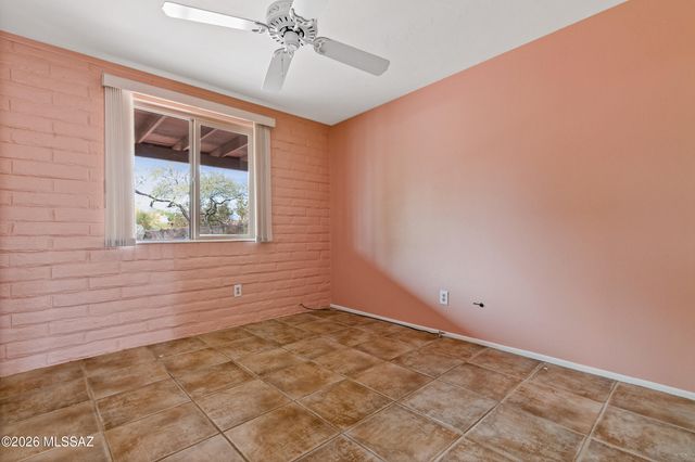 7734 E Oakwood Circle, Tucson, AZ 85750