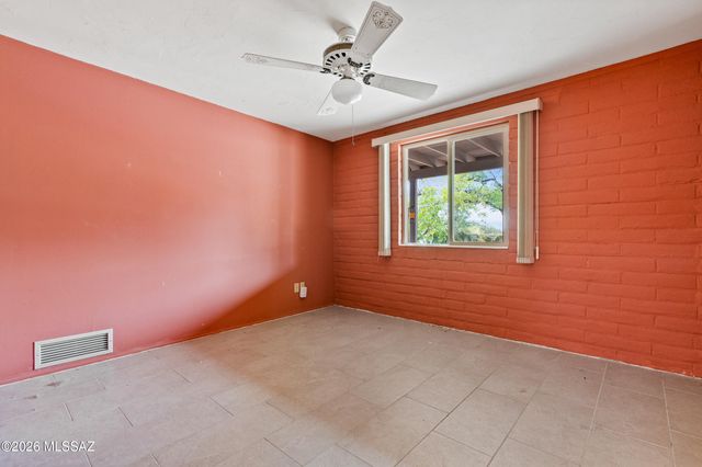 7734 E Oakwood Circle, Tucson, AZ 85750