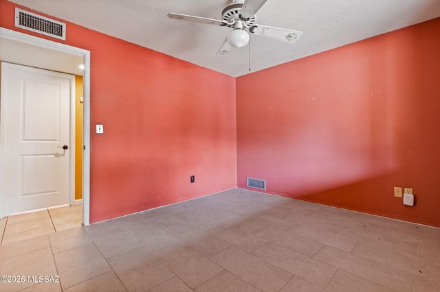 7734 E Oakwood Circle, Tucson, AZ 85750