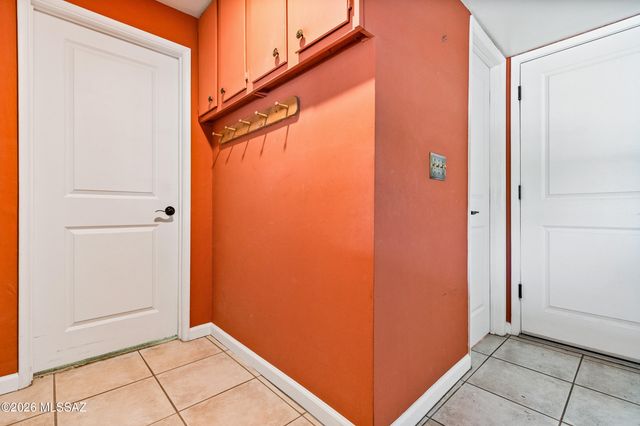 7734 E Oakwood Circle, Tucson, AZ 85750