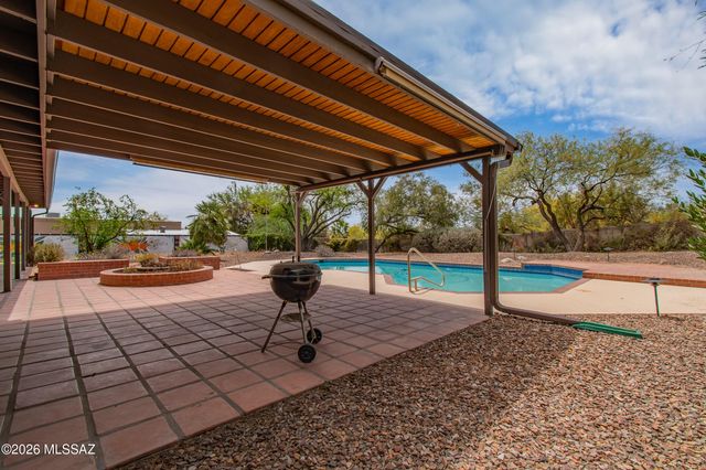 7734 E Oakwood Circle, Tucson, AZ 85750