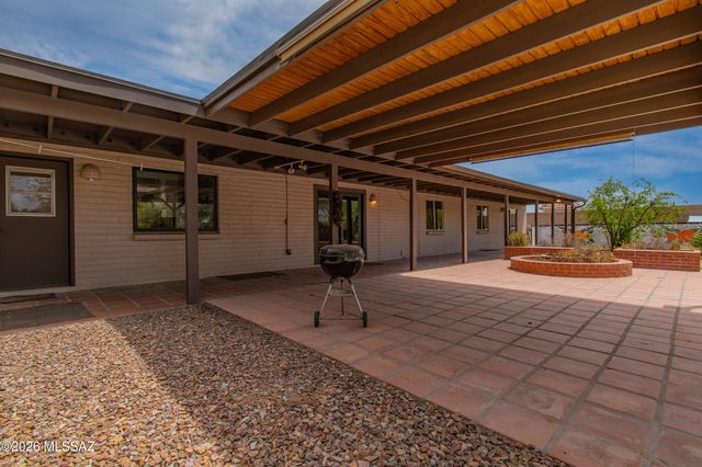 7734 E Oakwood Circle, Tucson, AZ 85750