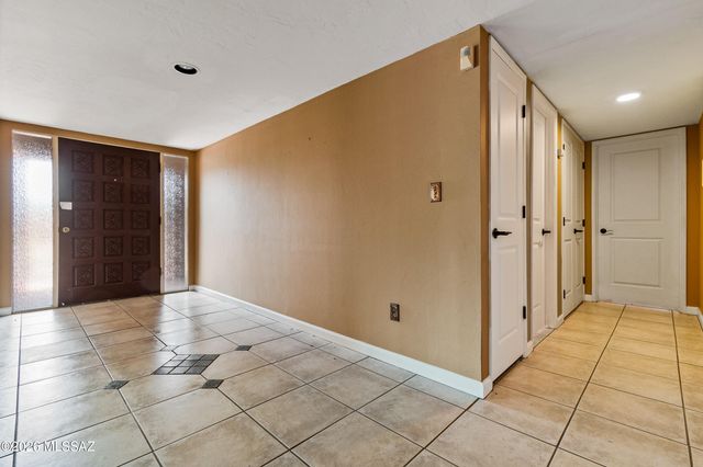 7734 E Oakwood Circle, Tucson, AZ 85750