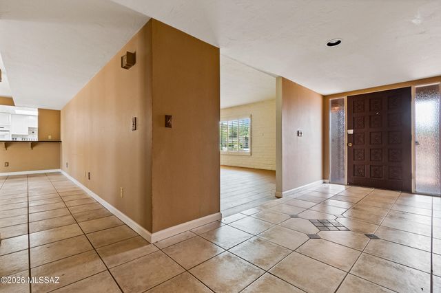 7734 E Oakwood Circle, Tucson, AZ 85750