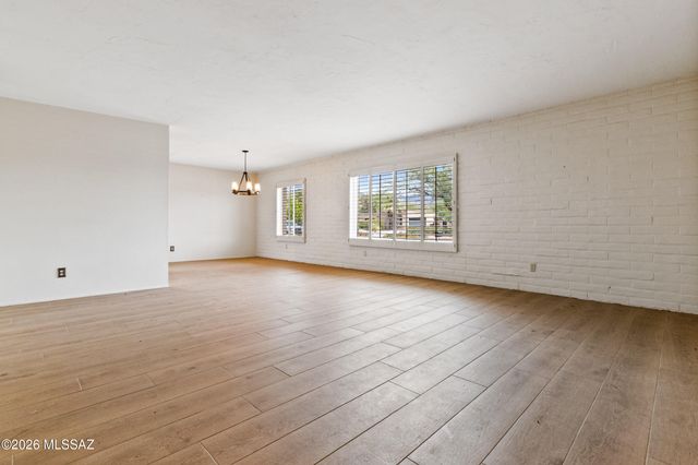 7734 E Oakwood Circle, Tucson, AZ 85750