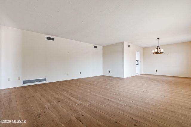 7734 E Oakwood Circle, Tucson, AZ 85750