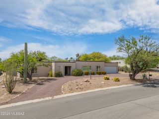 7734 E Oakwood Circle, Tucson, AZ 85750
