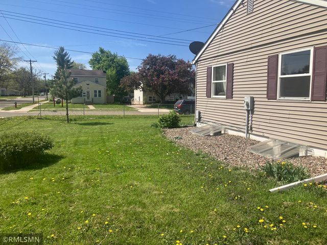 1921 3rd Avenue NE, Austin, MN 55912